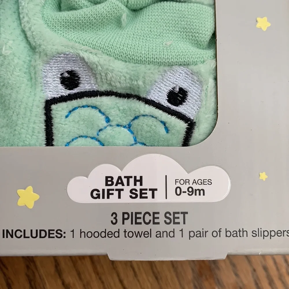Moon and stars alligator crocodile bath set hooded towel and slippers